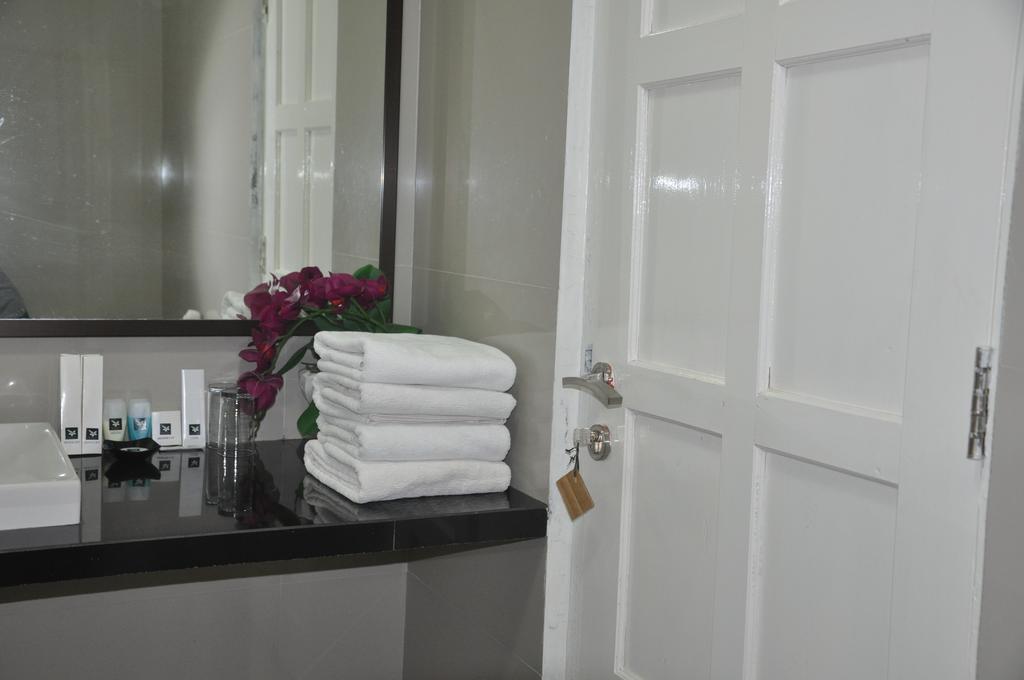 Safa Homestay Yogyakarta Extérieur photo