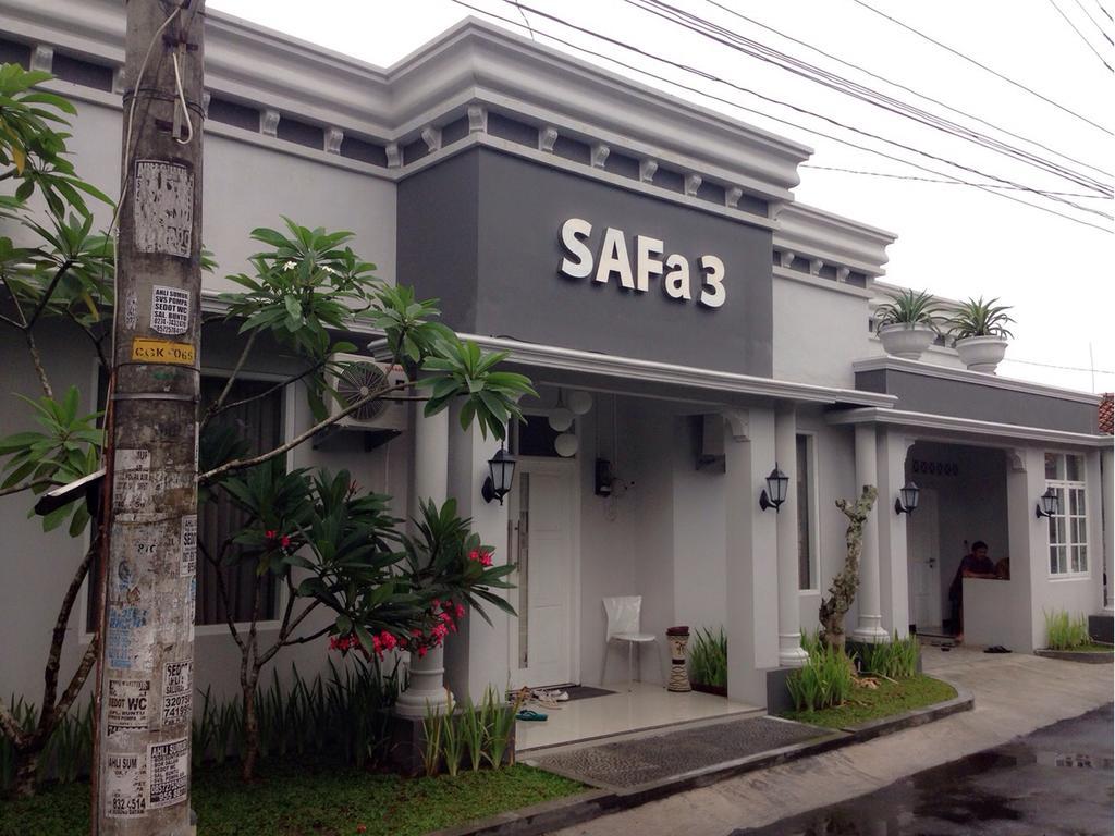 Safa Homestay Yogyakarta Extérieur photo